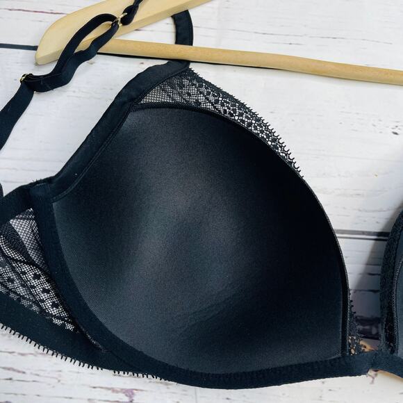 Victoria's Secret Black Incredible Plunge Lace Bra - Picture 13 of 16